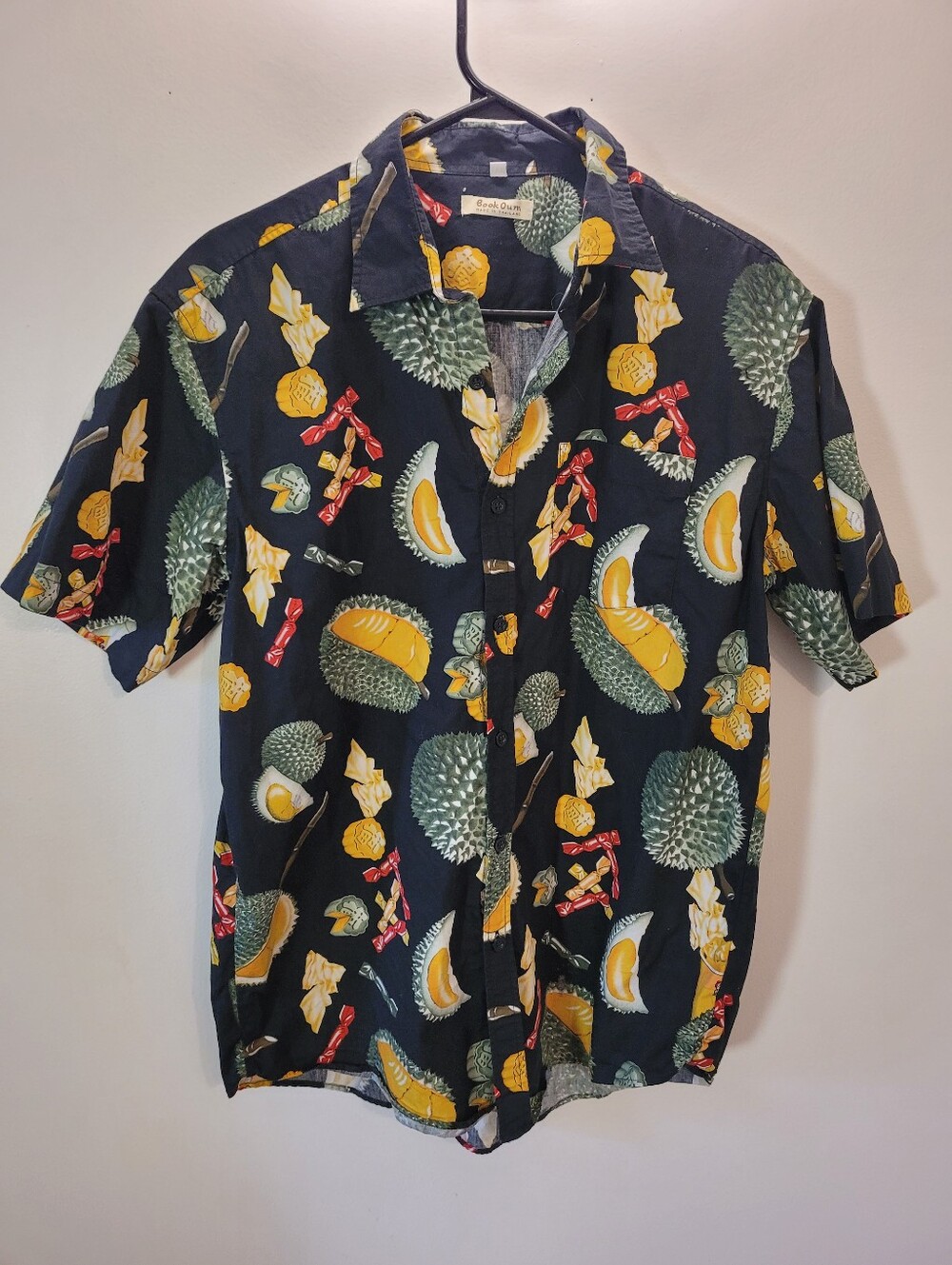 Durian Print Men's Book Oum Thai Casual Button Down Black Shirt - Size M